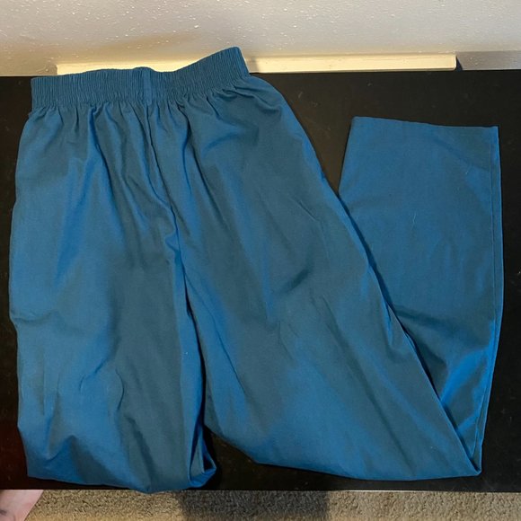 Teal Scrubs - Picture 8 of 8